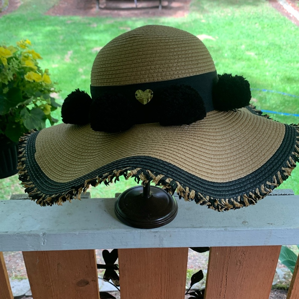 Betsy Johnson Large Brim Hat NWOT